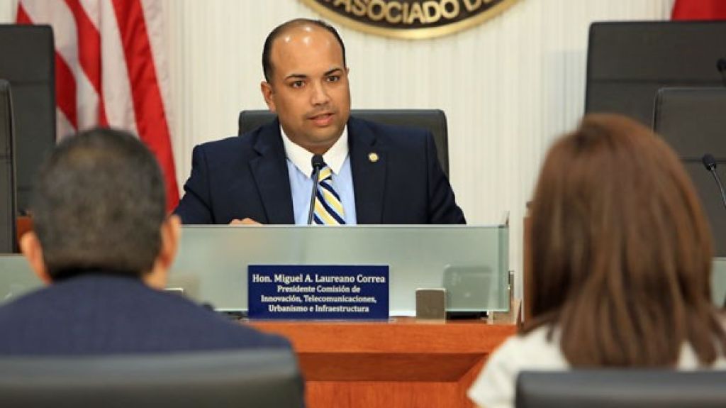  Ordenan a las agencias a poner al d&iacute;a sus reglamentos sobre el uso de telecomunicaciones 