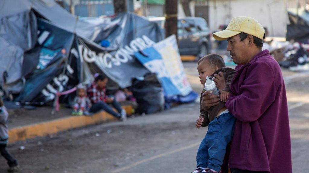  Autoridades mexicanas desconocen paradero de unos 3.000 migrantes en Tijuana 
