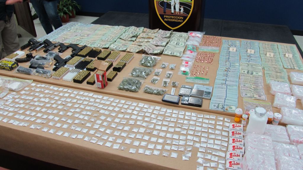  Acusan a 71 personas en Puerto Rico por tr&aacute;fico de drogas y armas 