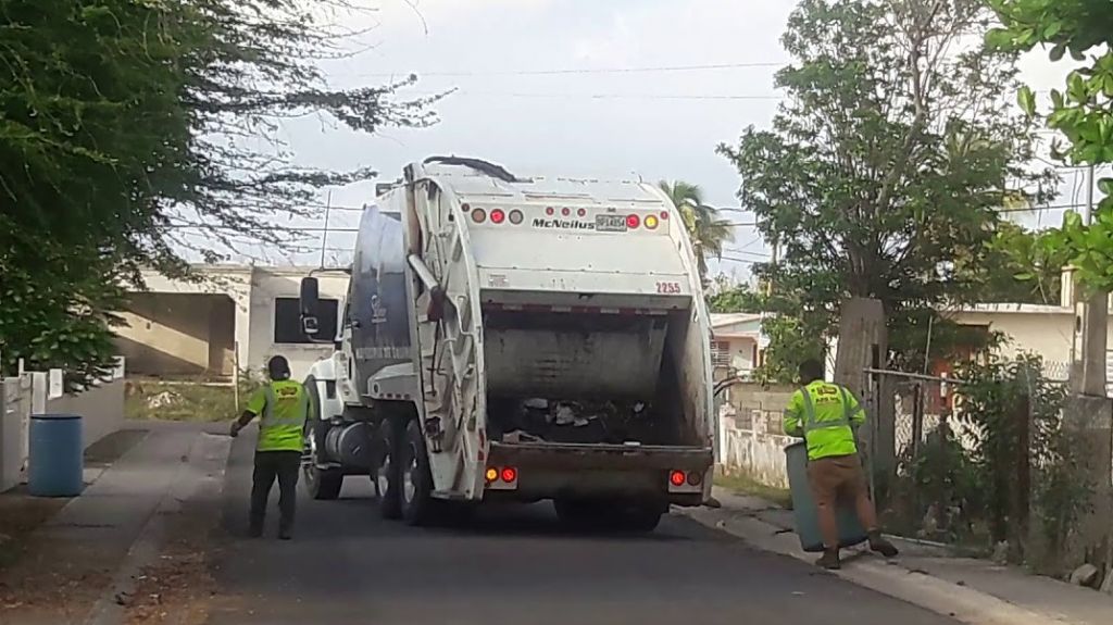  Adelantan recogido de basura en San Juan debido a &uacute;ltima trayectoria de Dorian 