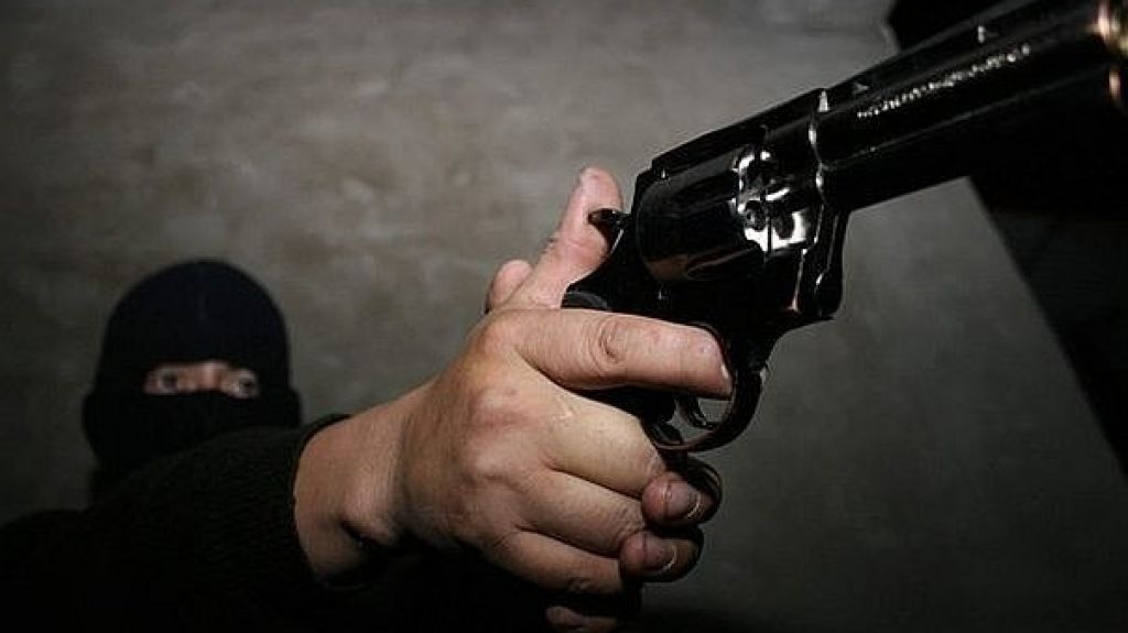  Asaltan a hombre en negocio de Bayam&oacute;n 