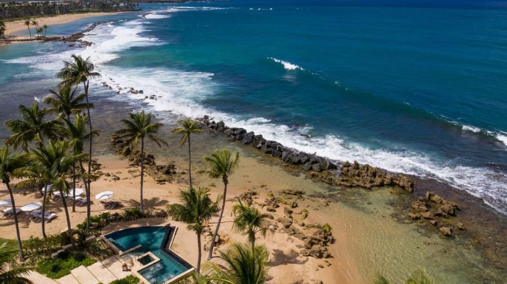  Mujer pierde la vida en playa de Dorado Beach Resort 
