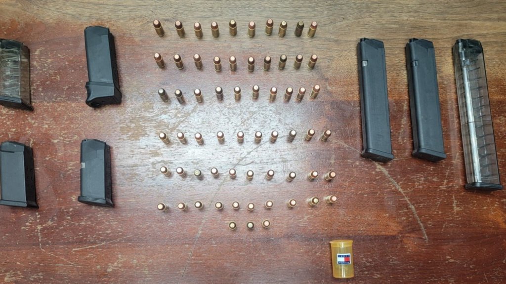  Arrestan a tres &ldquo;Chamaquitos&rdquo; de 15, 16 y 17 a&ntilde;os disparando al aire en Bayam&oacute;n 