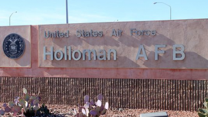 NiÃ±os inmigrantes son alojados en base militar en New Mexico