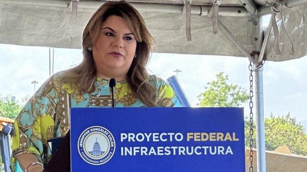  Comisionada residente tilda de &ldquo;pelea de barrio&rdquo; controversia con AOC 