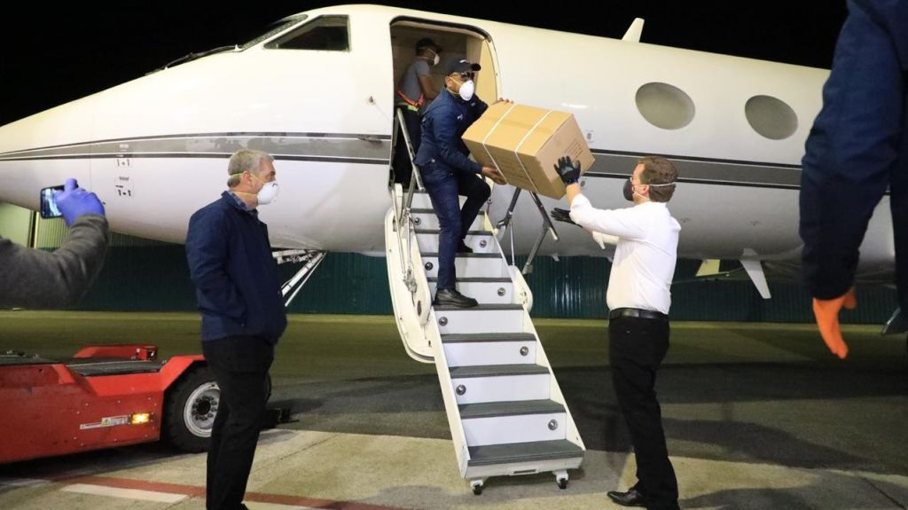  Coronavirus/Agria polémica entre el embajador chino y dirigente político por materiales antiepidémicos traídos al país por el candidato oficialista Gonzalo Castillo 