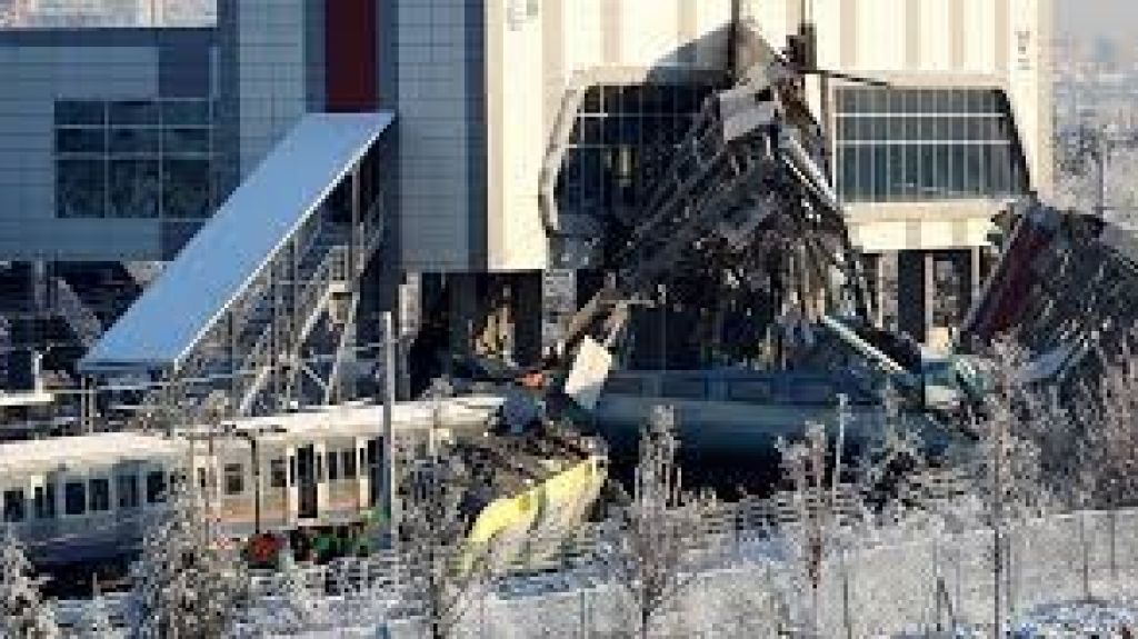  Vea video: Al menos 9 muertos y 47 heridos al chocar un tren de alta velocidad en Ankara,Turqu&iacute;a 