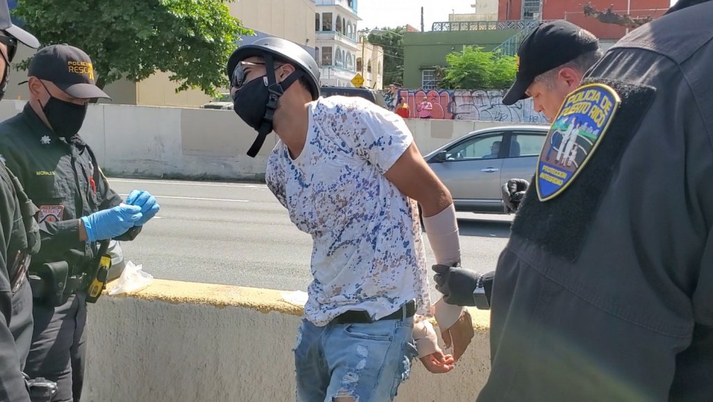  Video: Solo 5 mil de fianza por una pistola alterada al que se &ldquo;Mond&oacute;&rdquo; en la Baldorioty 