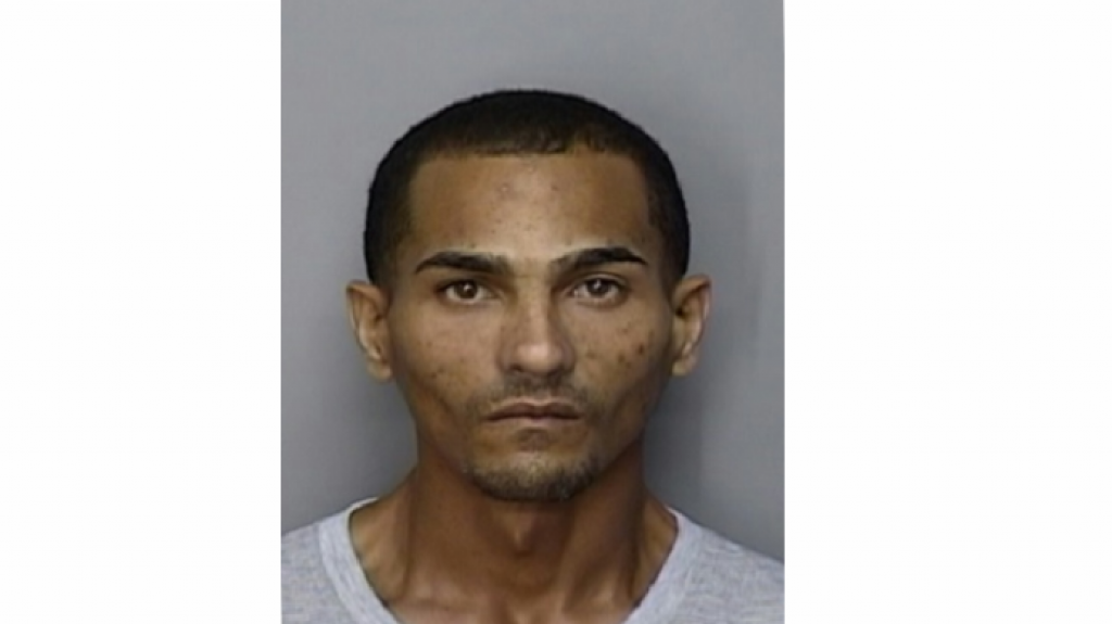  Arrestado por agredir a su Ex en Salinas 