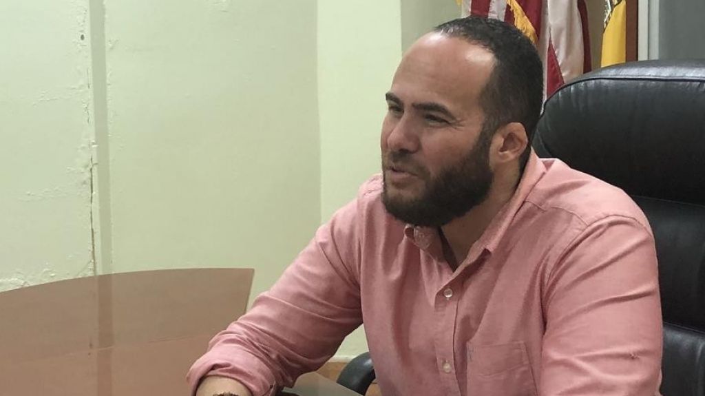  Alcalde de Yauco ordena expulsi&oacute;n sumaria de agente acusado de actos lascivos y maltrato de menores 