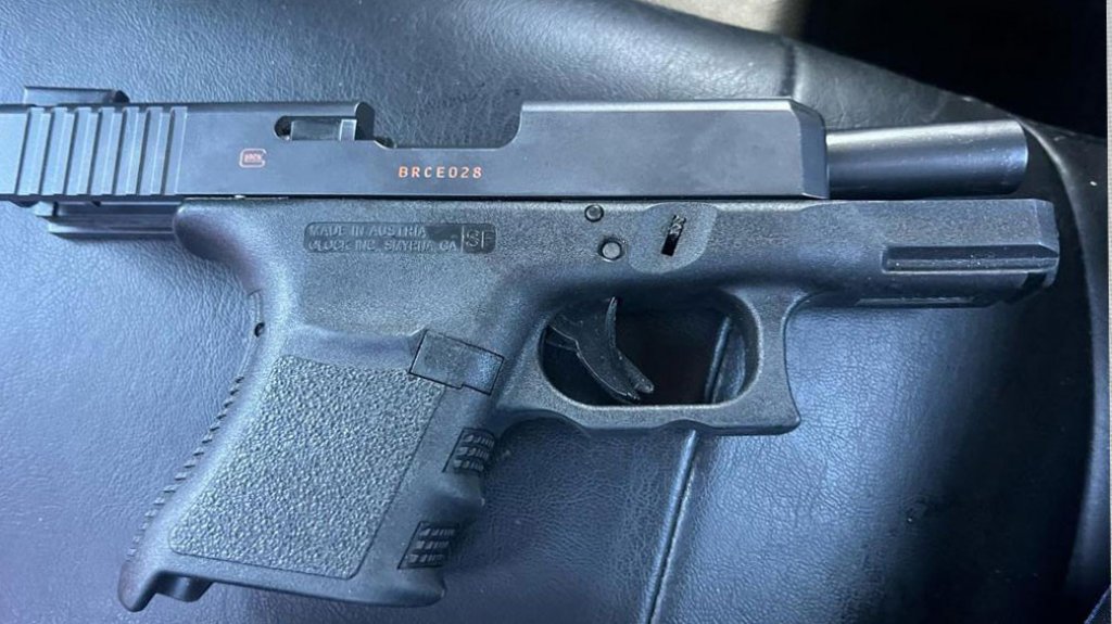  Tr&aacute;nsito Manat&iacute; arresta a una mujer con un arma de fuego ilegal 