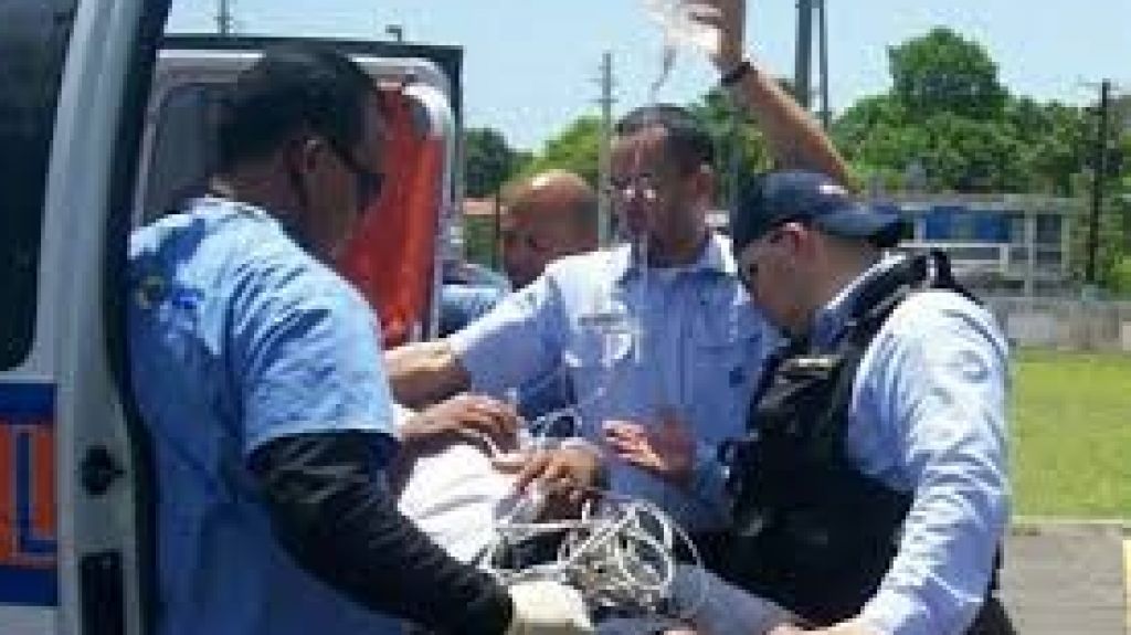  Anuncian pago horas extra trabajadas por Emergencias M&eacute;dicas durante huracanes 