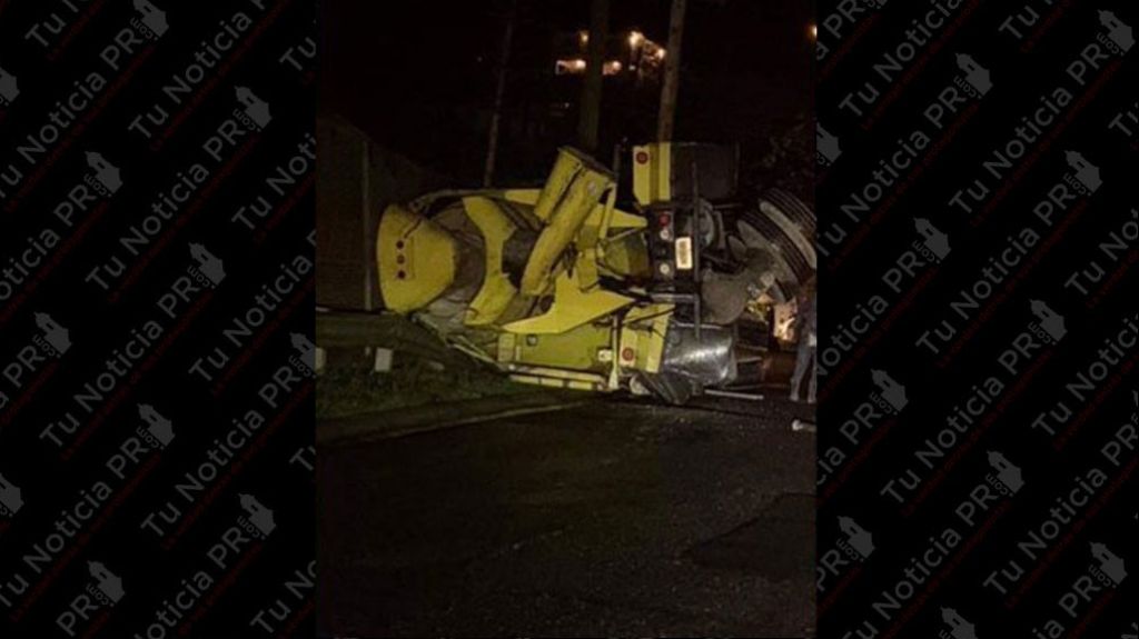 Cami&oacute;n se vuelca y choca con la verja de la represa Carrizo en Trujillo Alto 