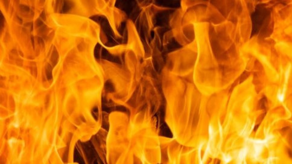  Polic&iacute;a investiga incendio de veh&iacute;culo en Aibonito 