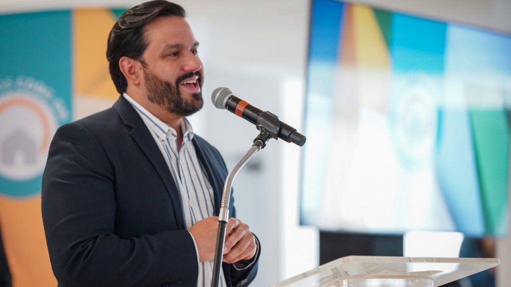  Vivienda repasa con HUD uso de fondos para capacitaci&oacute;n laboral 