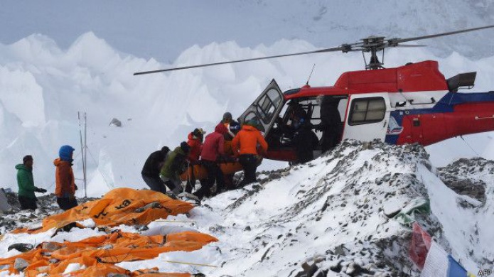 Los sobrevivientes de la avalancha provocada en el Everest por el terremoto de Nepal