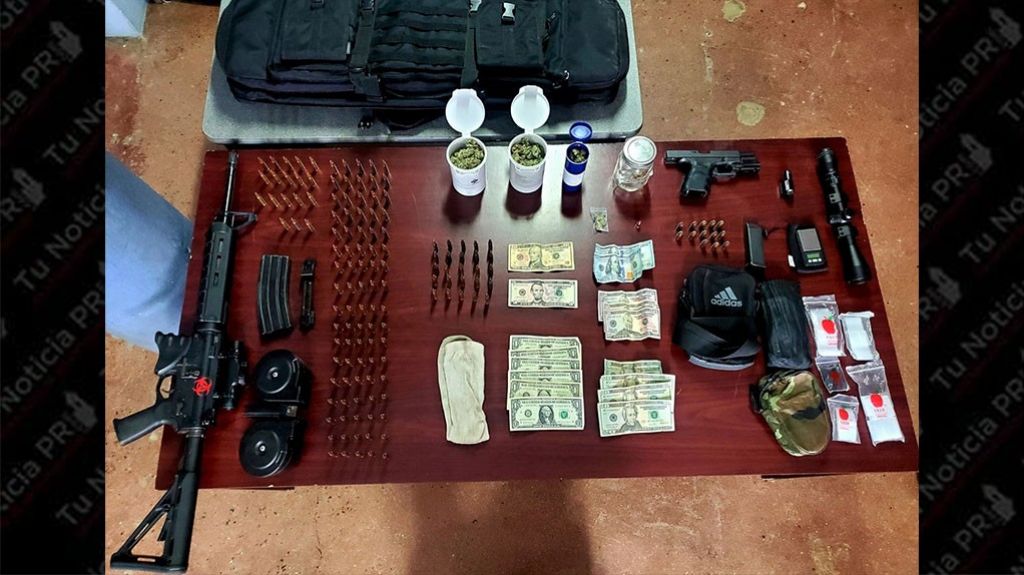  Confiscan armas, municiones y drogas durante allanamiento en R&iacute;o Grande 