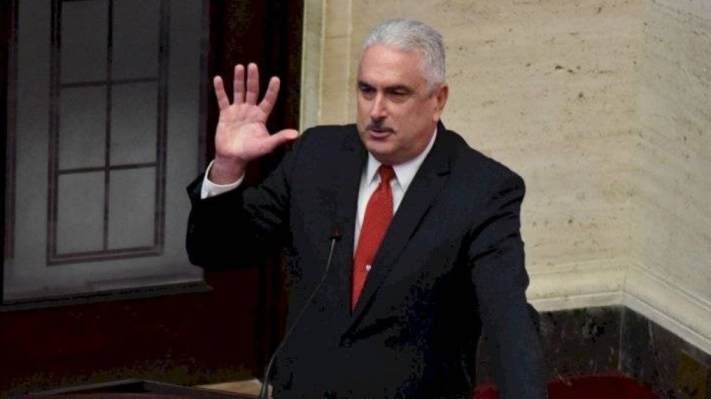  Presidente del Senado hace p&uacute;blico informe del proyecto para crear nuevo c&oacute;digo municipal 