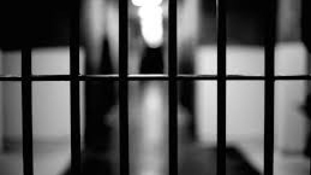  A prisi&oacute;n mujer tras incidente con polic&iacute;as en Aguadilla 