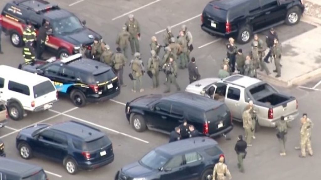 Video: Un policÃ­a muerto y varios heridos tras un tiroteo en el estado de Colorado