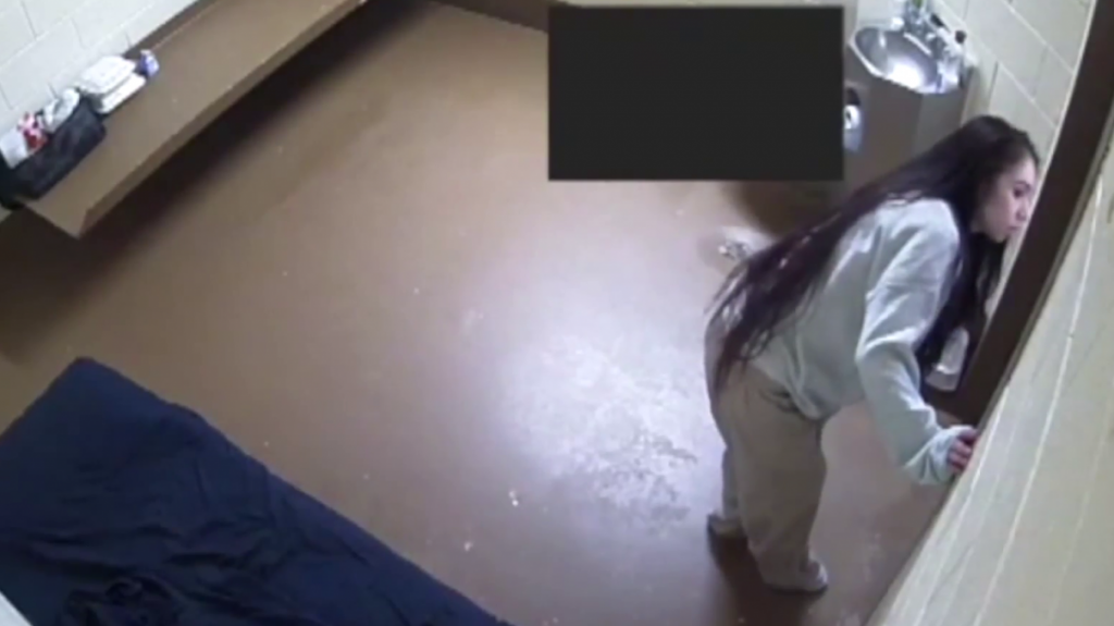  Video: Presa da a luz en su celda; pidi&oacute; ayuda y fue ignorada 