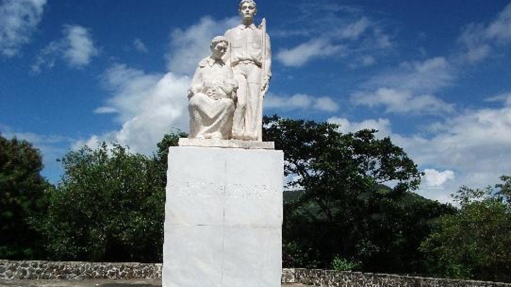  Asesinato en el Monumento al J&iacute;baro en Cayey 