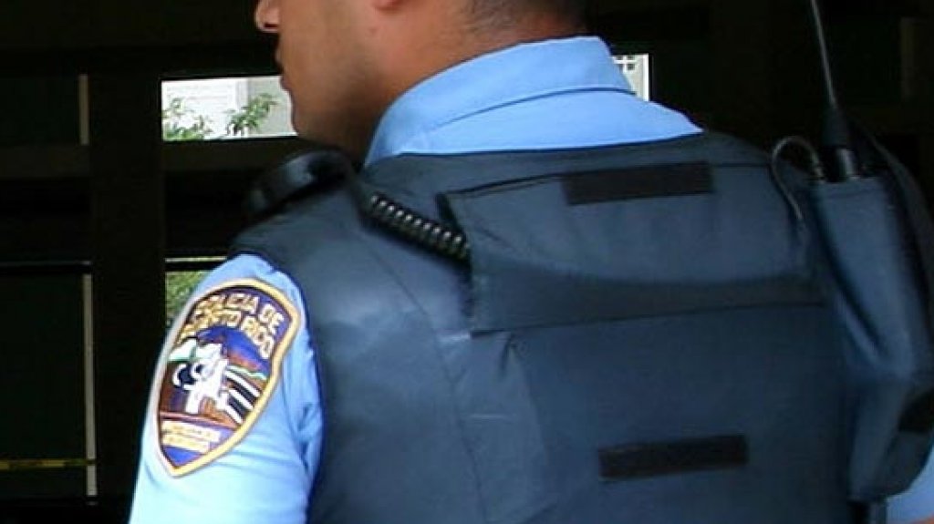  Acusan agente de la Policia por ley 54 (Violencia domestica) 