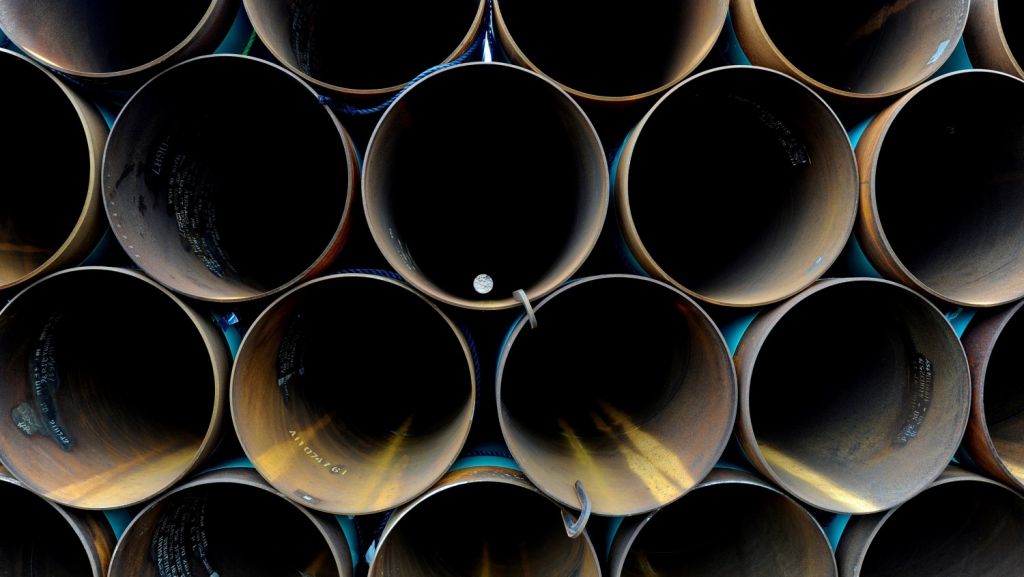  Juez bloquea pol&eacute;mico oleoducto que conecta con Canad&aacute; 