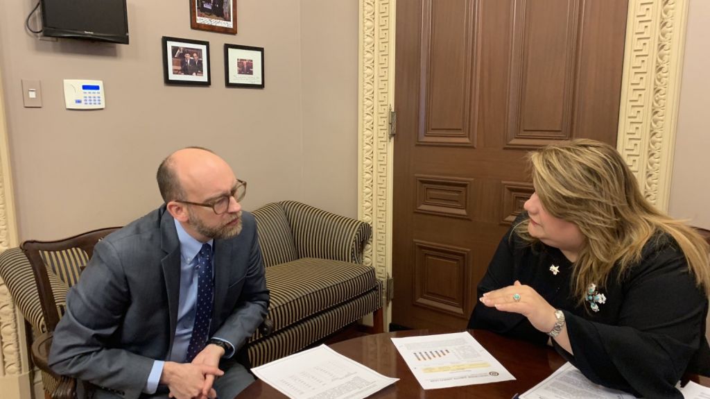  Comisionada residente explica a Casa Blanca necesidad de $600 millones al PAN 