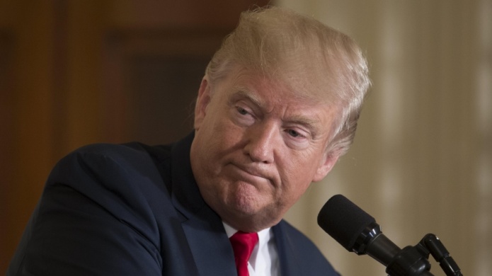 Trump evalÃºa suspender todo el comercio con paÃ­ses con negocios con Pyongyang