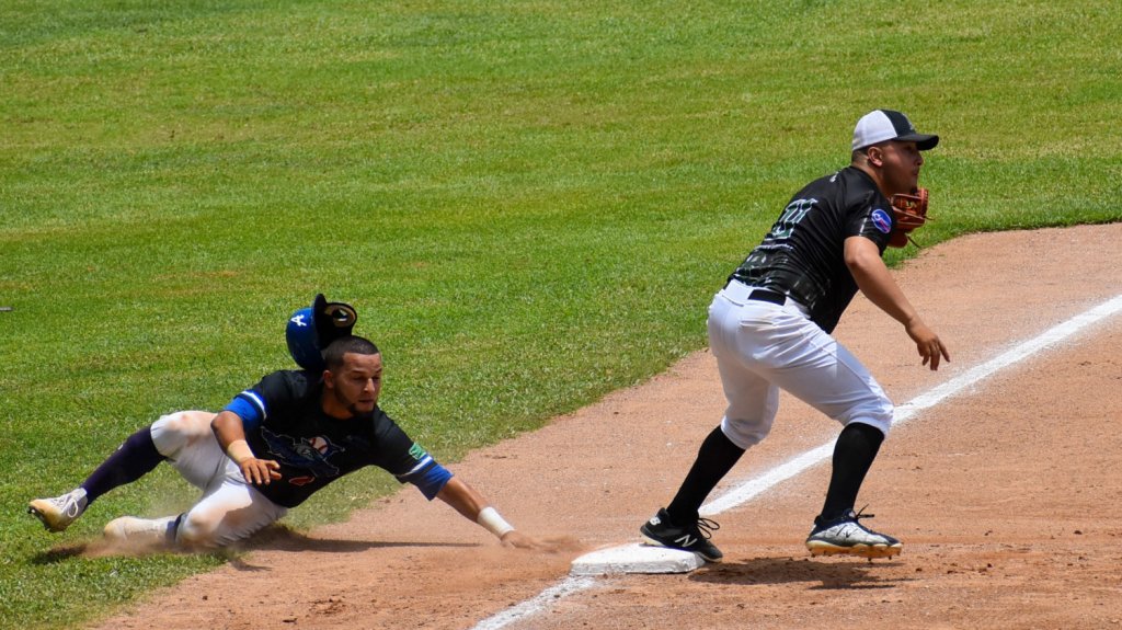  Tiburones y Cardenales aseguran el primer lugar en sus secciones 