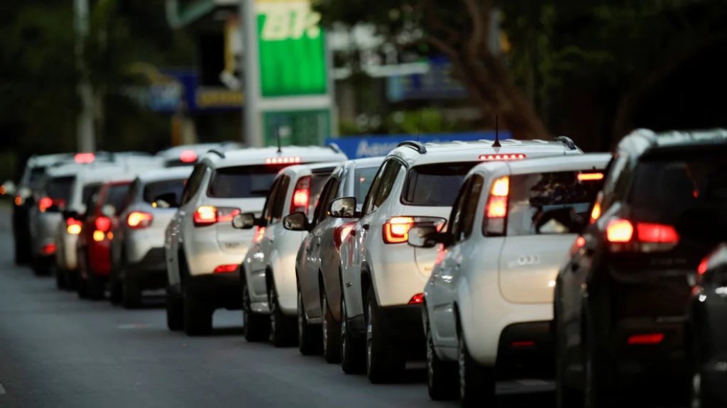  California debatirá prohibir la venta de vehículos a diésel y gasolina para el año 2035 