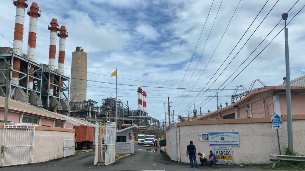  Eval&uacute;an alternativas para estabilizar los precios del combustible que utiliza la AEE 