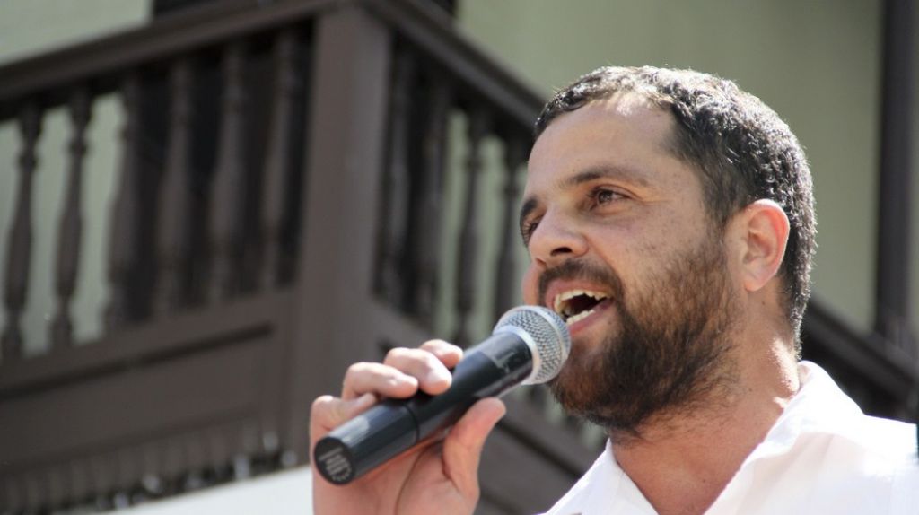  Causa contra el activista comunitario Arturo Massol por guiar &ldquo;borracho&rdquo; junto a un menor 