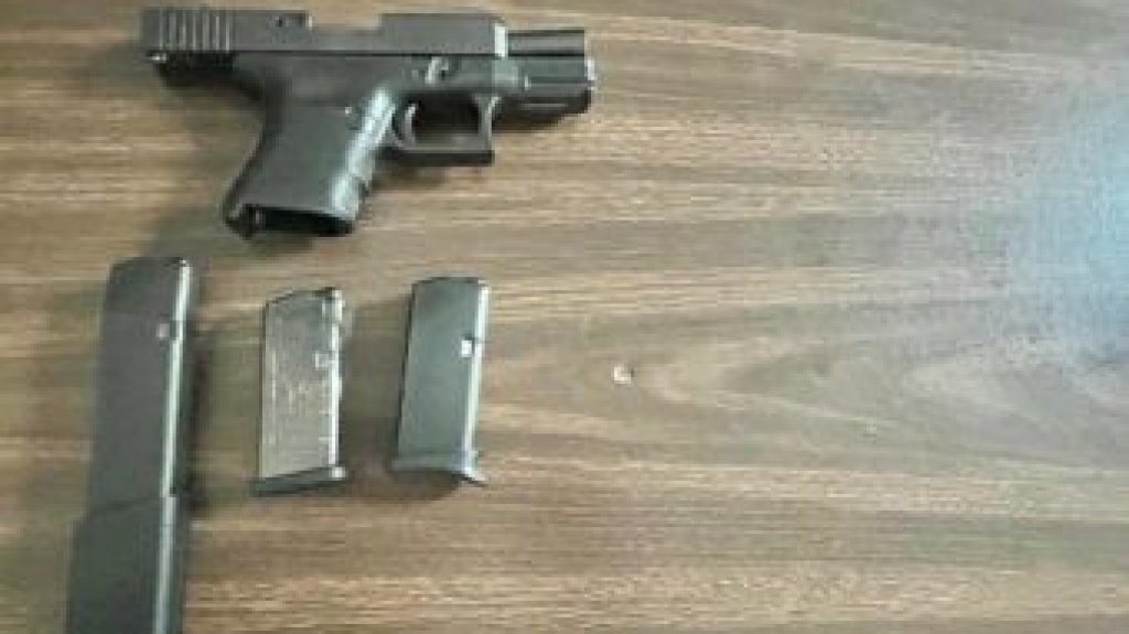  Polic&iacute;a arresta a miembros de una organizaci&oacute;n criminal durante allanamientos en Toa Alta 