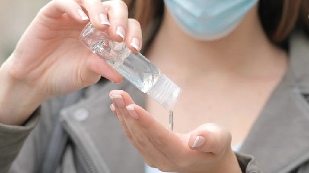  FDA advierte, ante aumento de casos de personas afectadas, sobre peligrosos desinfectantes de manos sobre la base de alcohol y que contienen metanol 