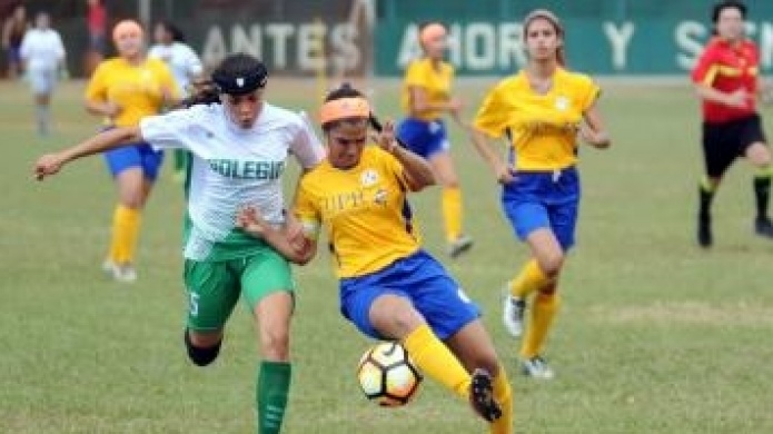 El voleibol playa llega a la arena de Carolina mientras se definen fÃºtbol y baloncesto