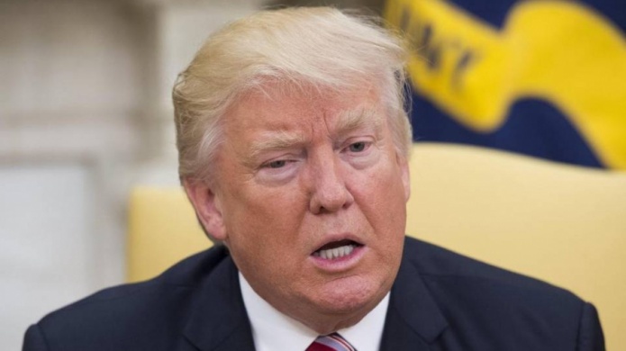 Trump advierte a exjefe de FBI que guarde silencio