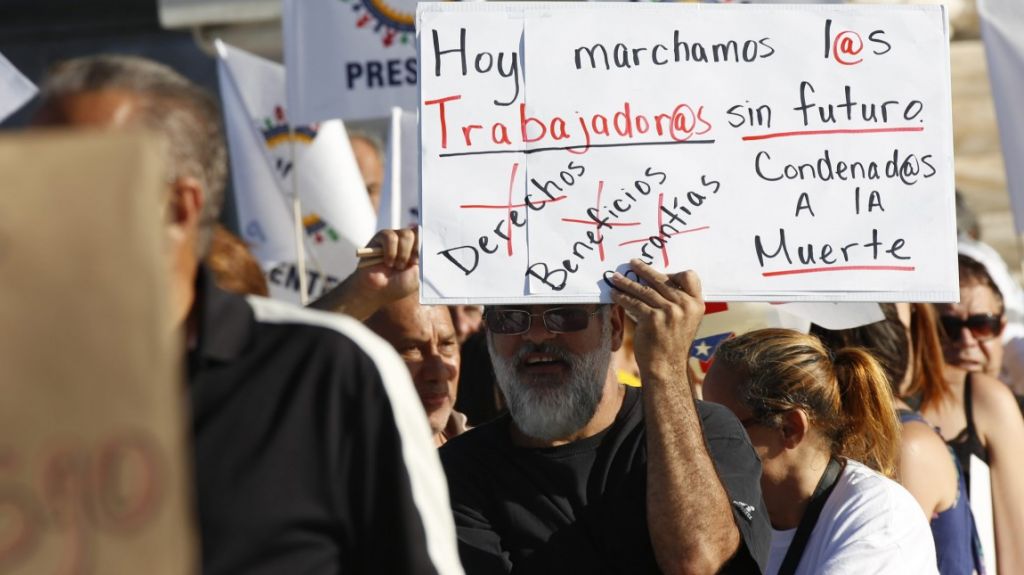  Jubilados se manifiestan en San Juan por postura de la gobernadora sobre pensiones 