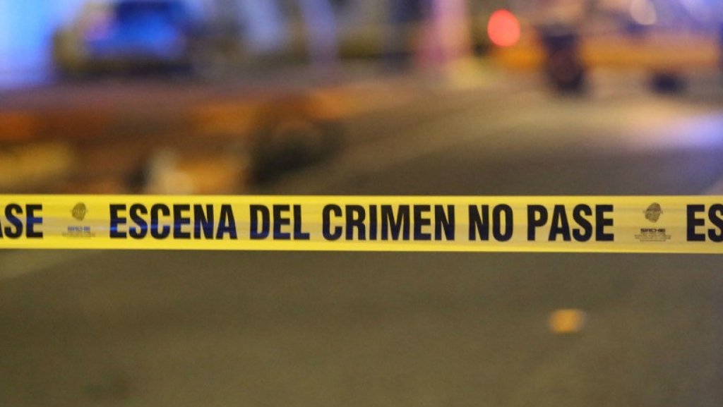  Identifican a menor encontrado muerto en una acera de Toa Baja 