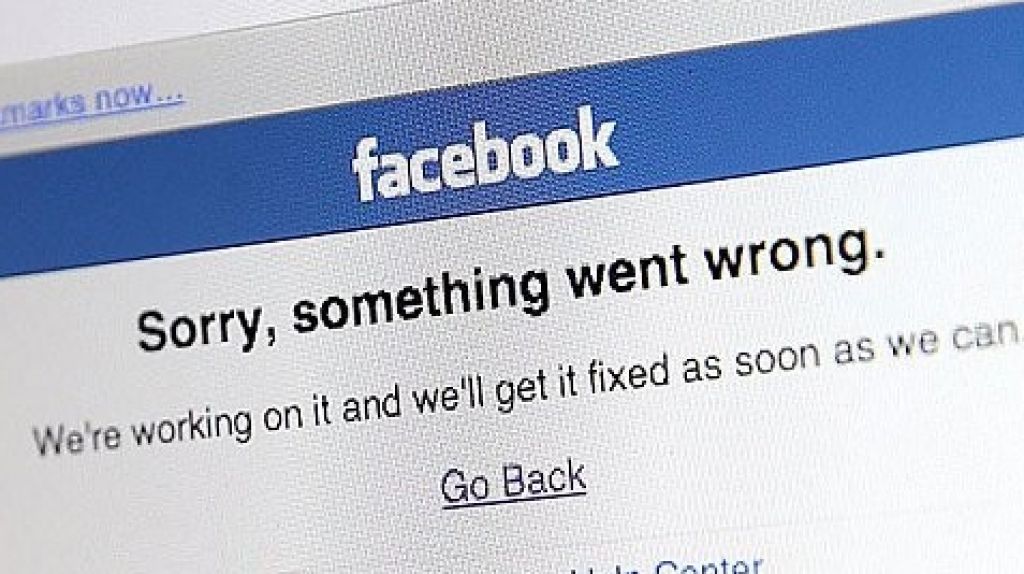  "Facebook is DOWN" 