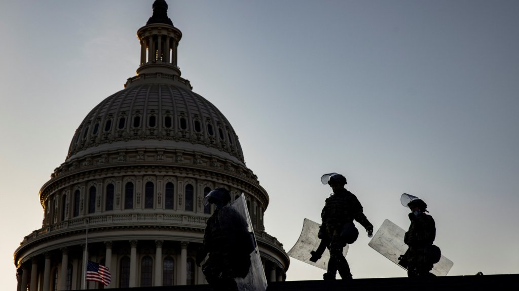  Falsa alarma en el Capitolio por un incendio en sus proximidades 