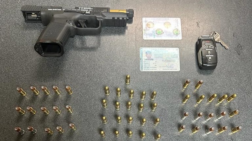  Arrestan a dos sujetos por ley de armas en Ponce 