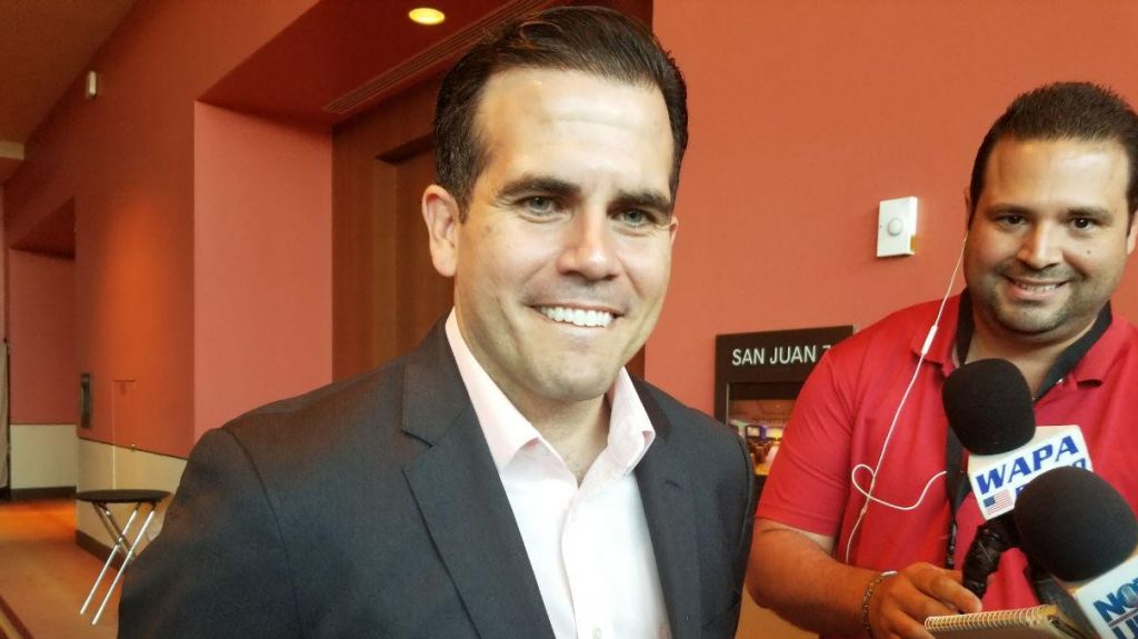  Gobernador alega no es funci&oacute;n de regulador de energ&iacute;a intervenir en acuerdos de compraventa 