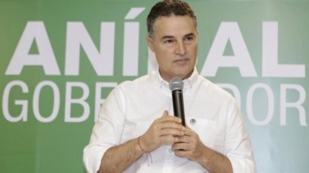  Ordenan detenci&oacute;n de gobernador colombiano por irregularidades en contratos 