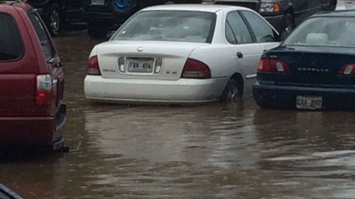 Intensas lluvias y tronadas generan inundaciones en el Oeste...