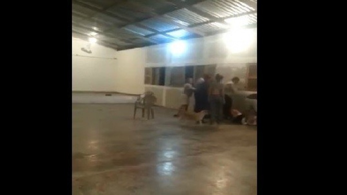 Video: Pelea entre mujeres en una iglesia por el amor de un pastor evangÃ©lico