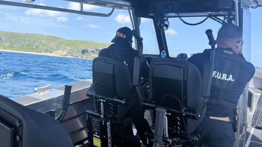  Intervienen con 5 personas que llegaron en yola en Arecibo 