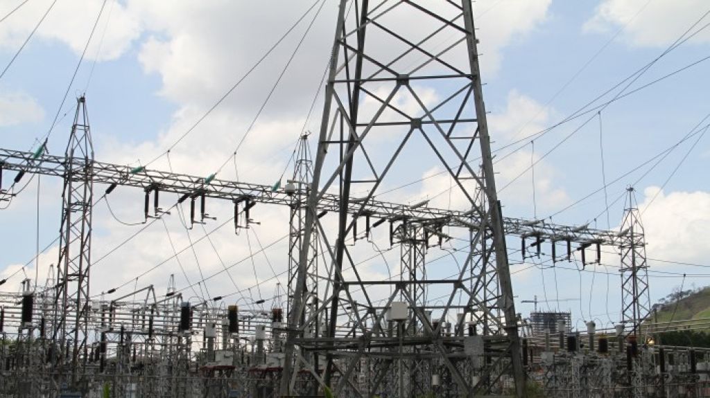  AEE energiza l&iacute;neas que benefician a Yabucoa 