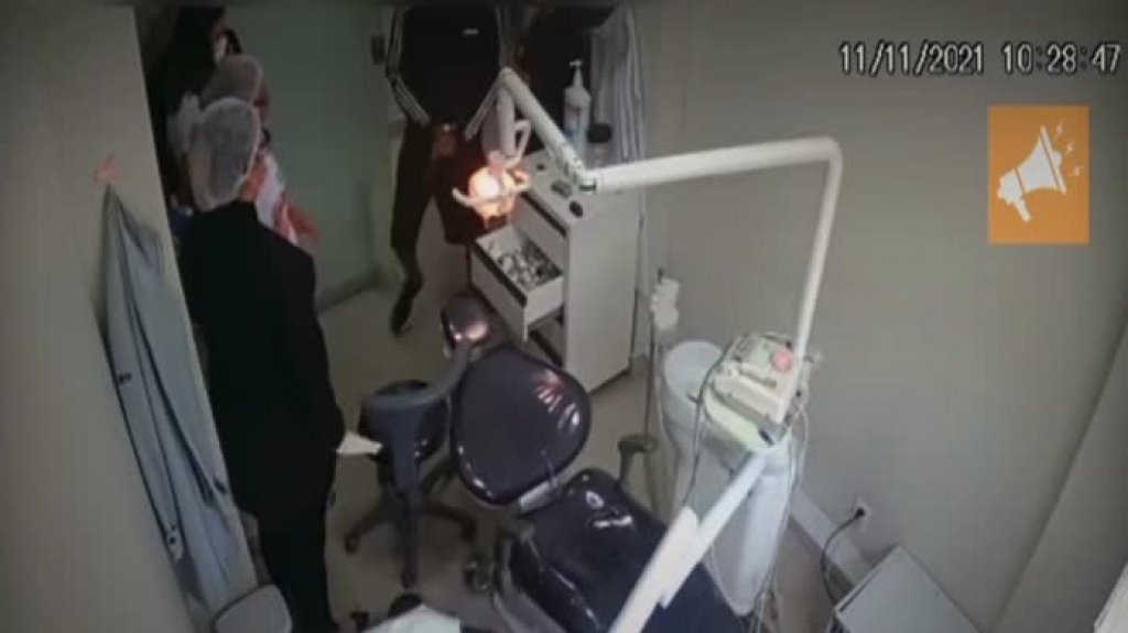  Video: Llegaron asaltar en una oficina de Dentista, pero el paciente era un policía 